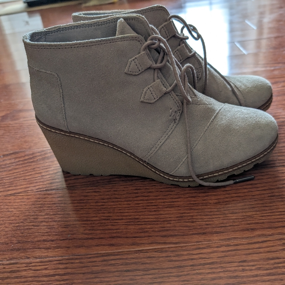 Women's Toms Taupe Wedge Ankle Boots